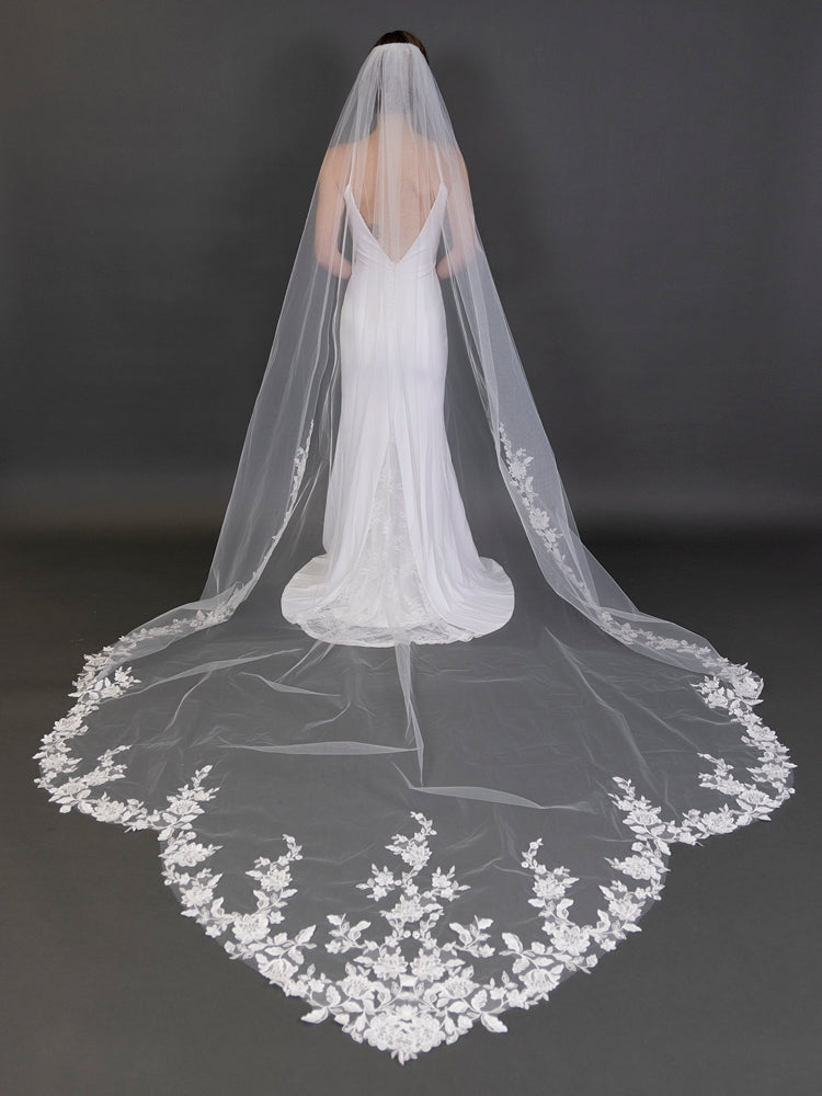 Royal cathedral lace vine veil