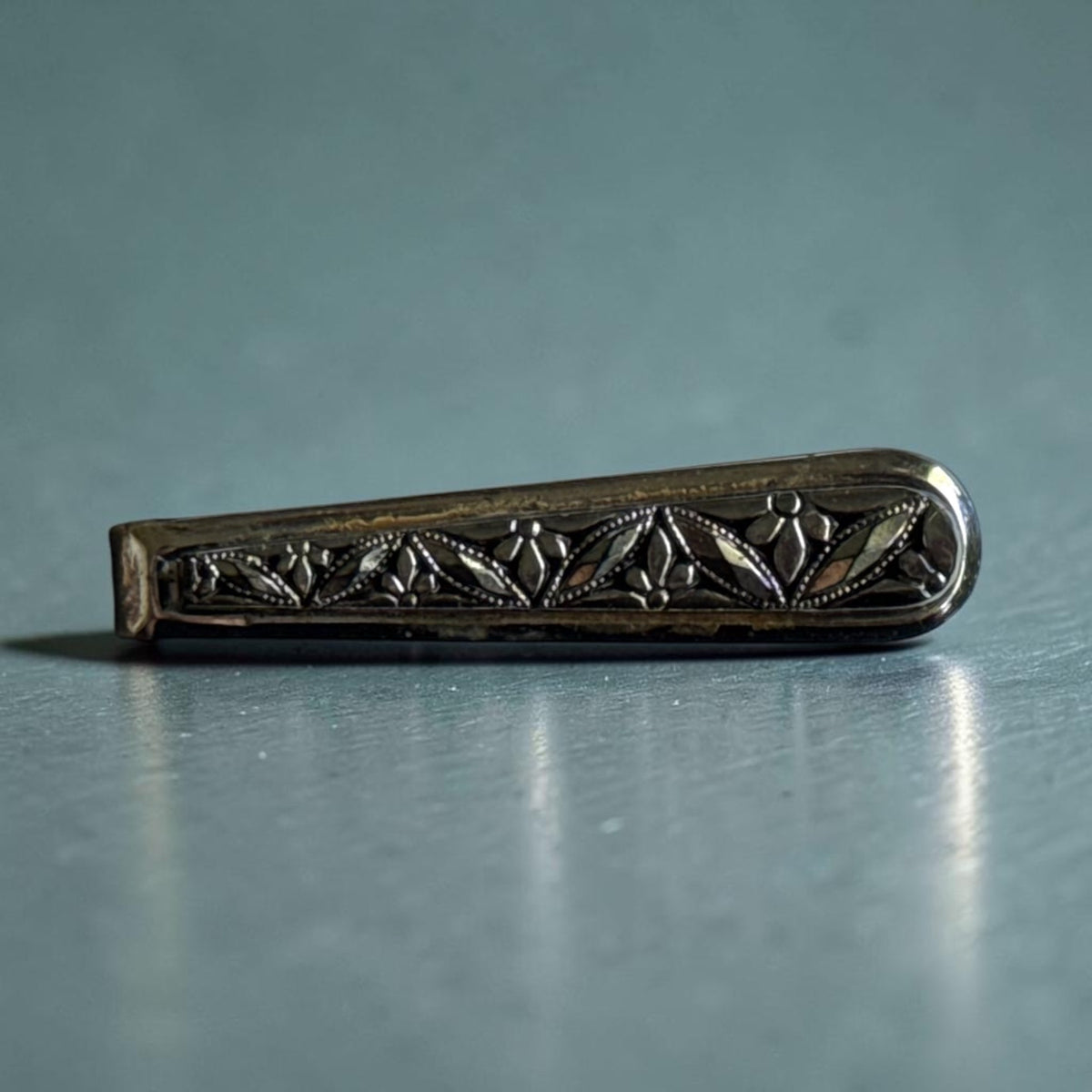 Vintage Engraved Leaf Tie Clip