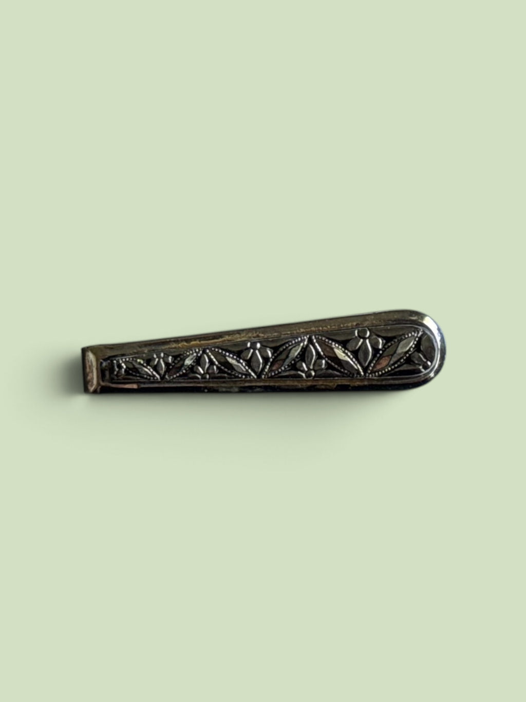 Vintage Engraved Leaf Tie Clip